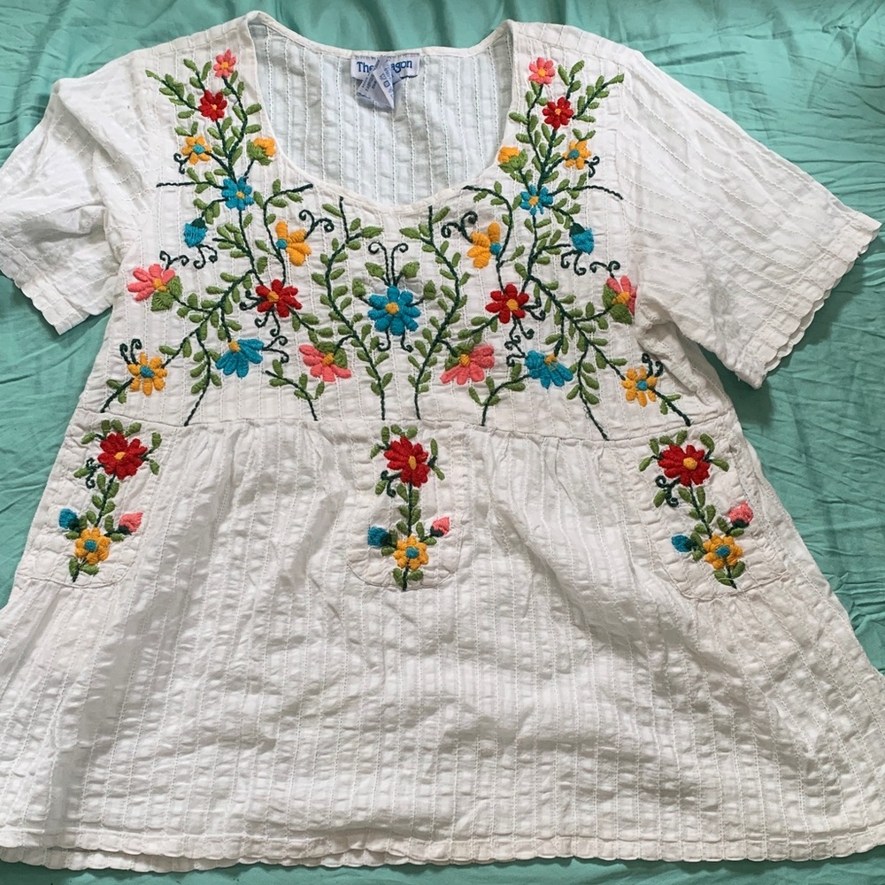 Artisan White Short-Sleeve Tunic with Multicolor Floral Embroidery